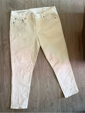 GAP Women's White Authentic Best Girlfriend 1969 Jeans 32r like new